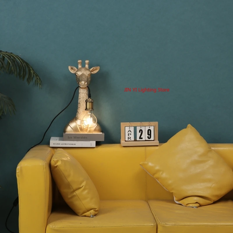 Decor Lighting Sales - Złota Żywiczna Lampa Podłogowa LED w